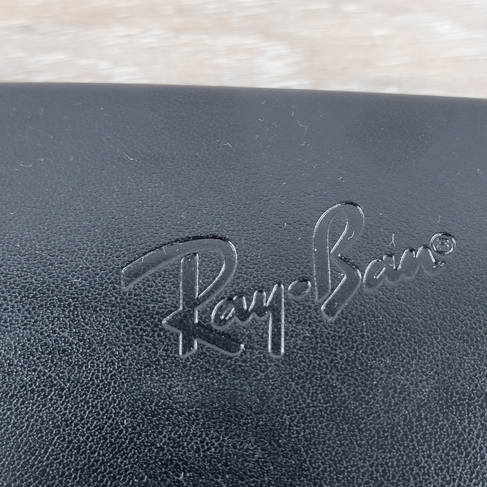 Ray-Ban Black Hard Clamshell Eyeglass Case with Grey Lining Logo Accessory